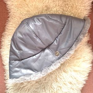 ✨✨SOLD✨ ✨✔️✔️
*NWT* UGG Australia Lorien Gray Cloche Bucket hat